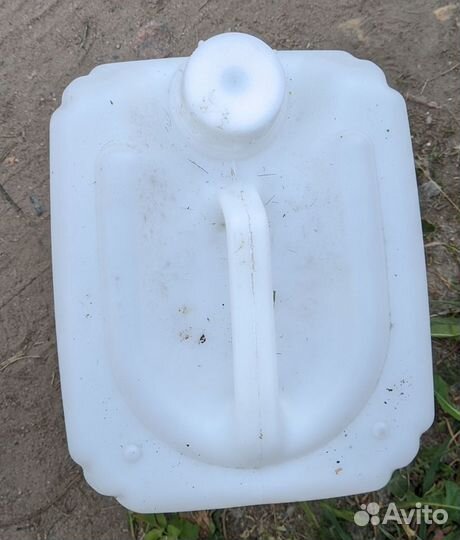 Пластиковые канистры 20 л. Б.у