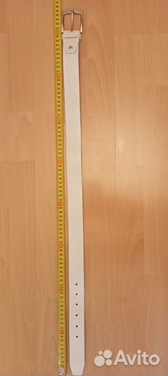 Белый кожаный ремень