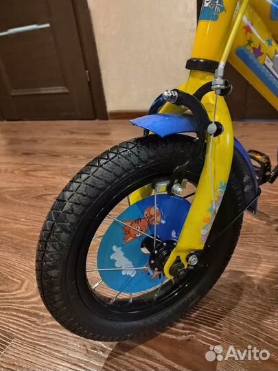 Детский велосипед четырехколесный