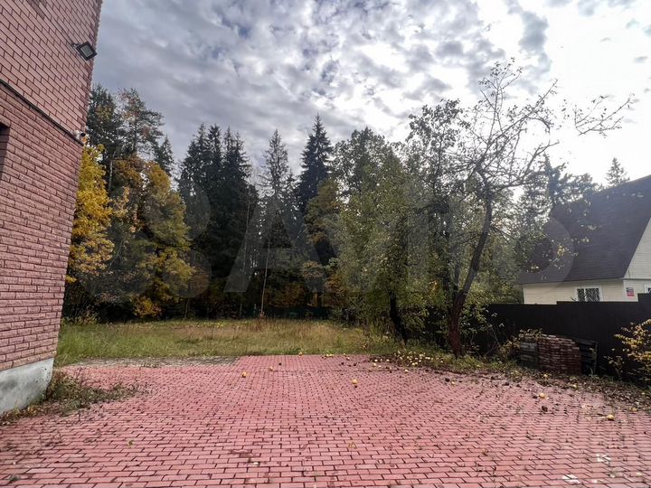 Дом 196 м² на участке 13,6 сот.