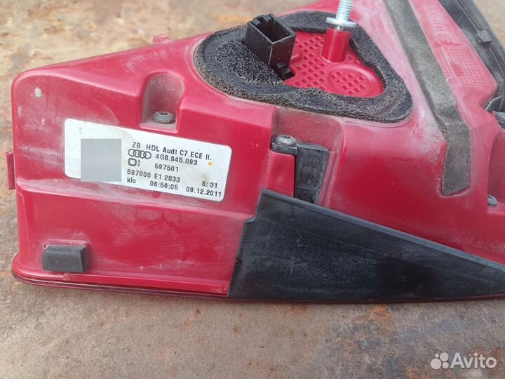 Стоп в крышку багажника ауди а7 4g левый
