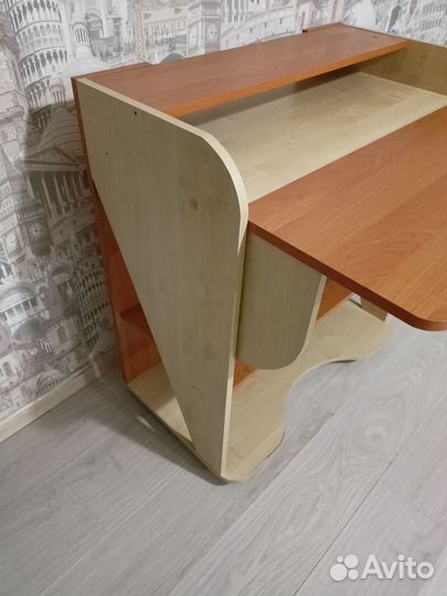 Продам письменный стол