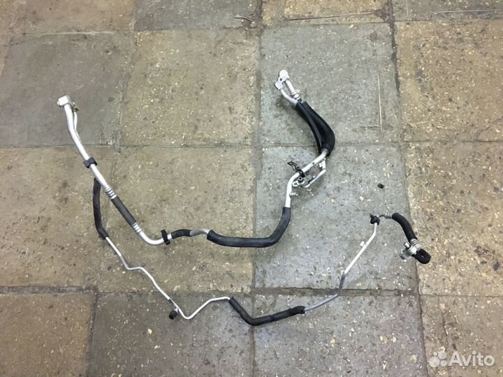 Трубка кондиционера 3.0L Cadillac SRX II 09-16