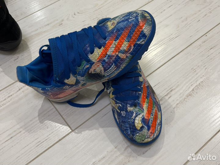 Детские футбольные бутсы