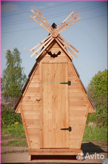 Уличный туалет деревянный ELE1006