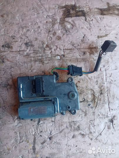 Мотор люка Audi 80 /90 (B4) 1992-1994