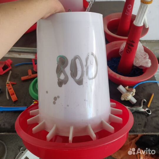 Кормушка для кур, птиц