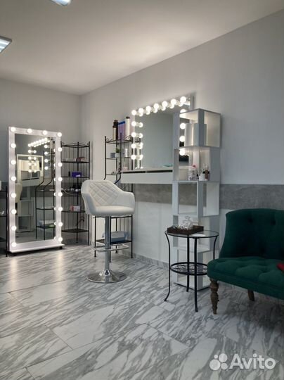 Мастер по бровям