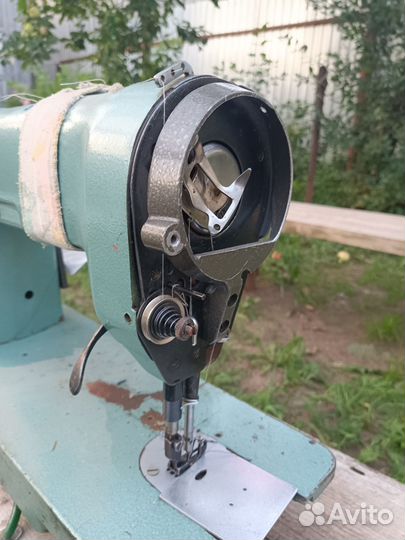 Швейная машинка производственная
