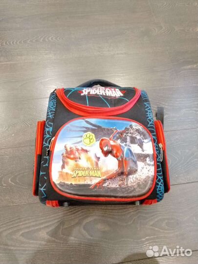 Школьный рюкзак