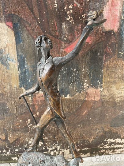Бронзовая скульптура по мотивам Шагала