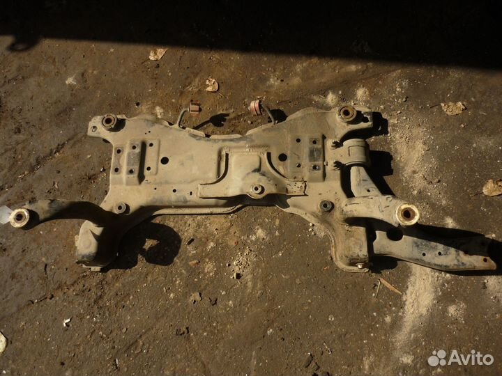 Подрамник передний Форд Фокус 2