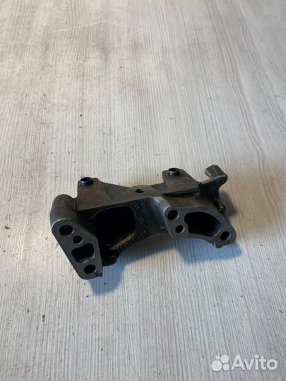 Кронштейн двигателя Peugeot Partner Tepee B9