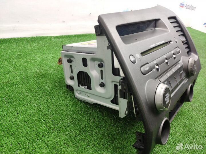 Магнитола Honda Civic 4D R18A1 2009