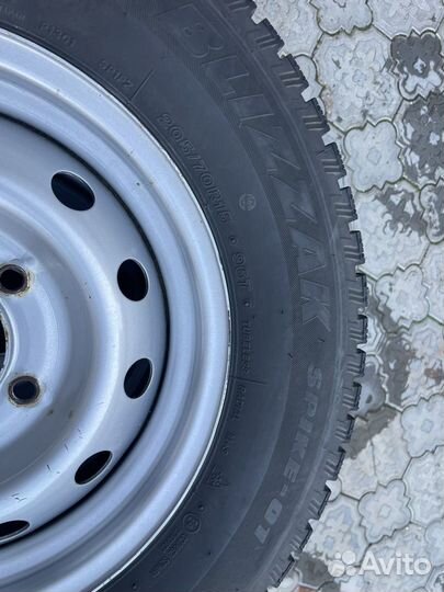 Nokian Tyres Hakkapeliitta 7 215/65 R16 29L