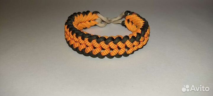 Браслеты и темляки из паракорда