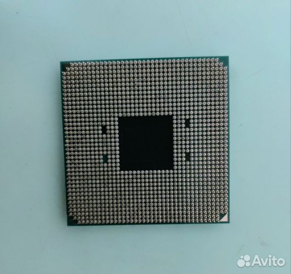 Процессор Ryzen 3 2200G