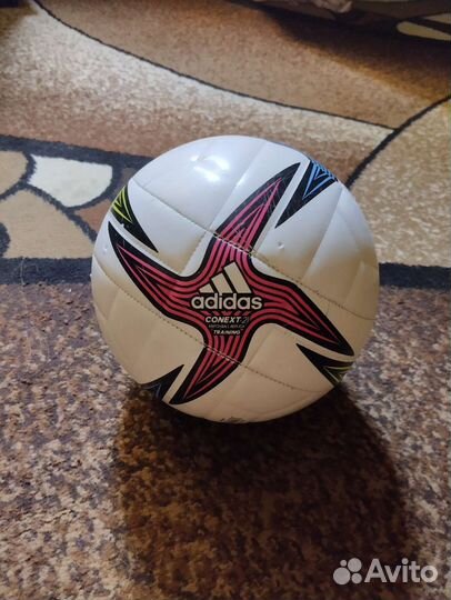 Футбольный мяч adidas conext 21
