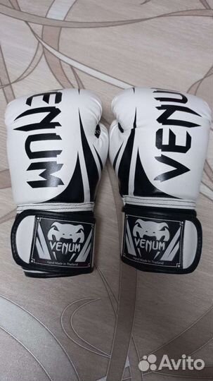 Боксерские перчатки