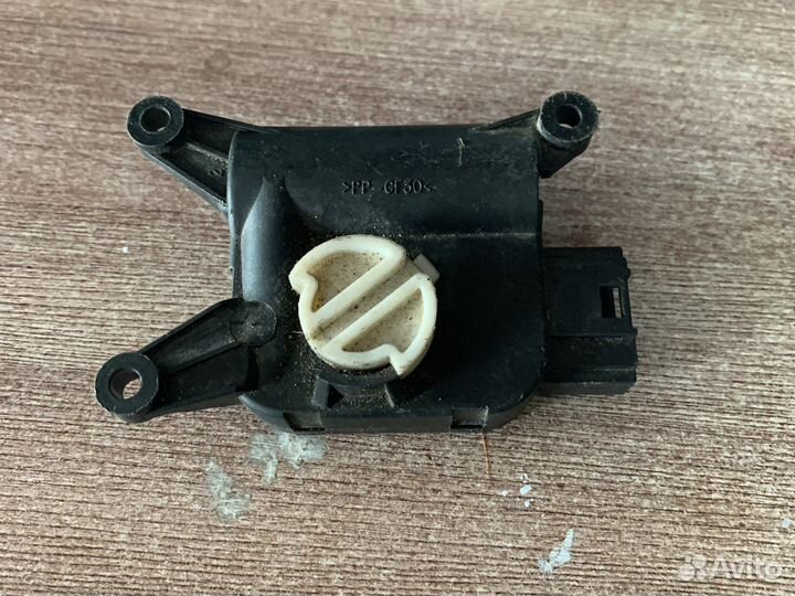 Моторчик заслонки печки Audi A6 C6