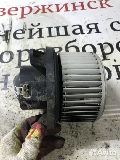 Моторчик отопителя Nissan Pathfinder