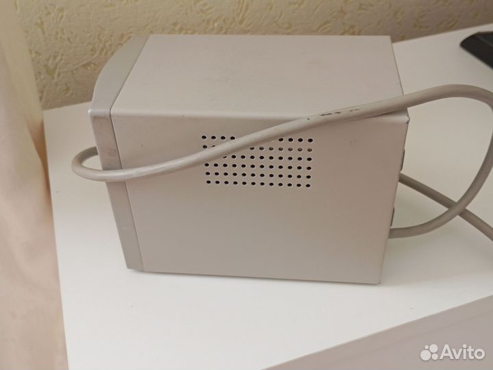 Стабилизатор напряжения