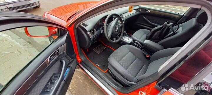 Audi A6 2.4 AT, 1998, битый, 191 000 км