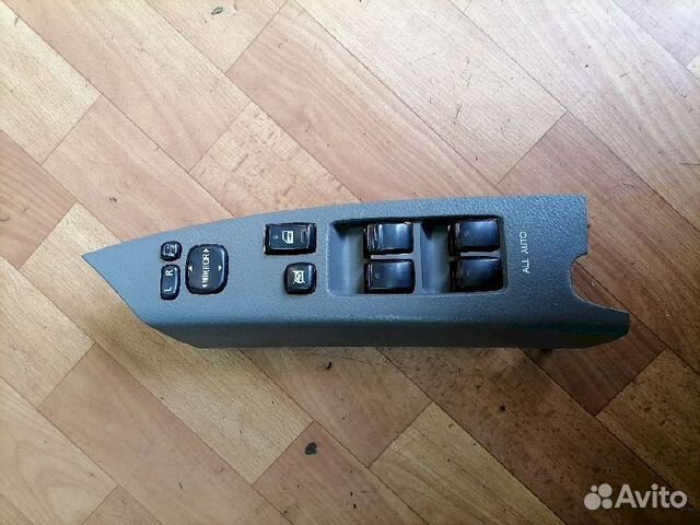 Блок управления стеклоподъемниками Toyota Isis XM1