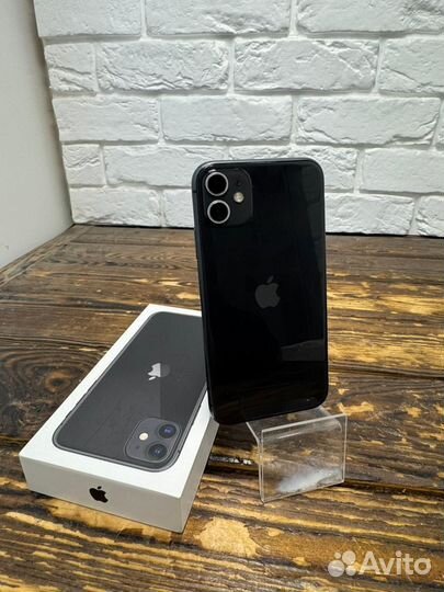 iPhone 11, 64 ГБ