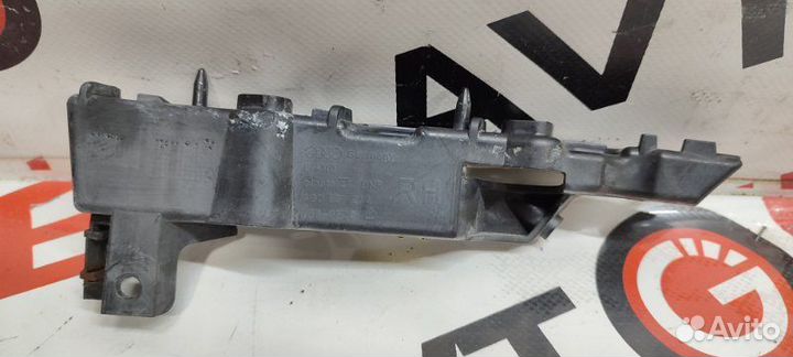 Крепление бампера переднее правое Audi A6 4G CGW