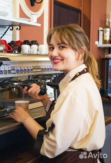 Официант (метро Пушкинская/Владимирская)