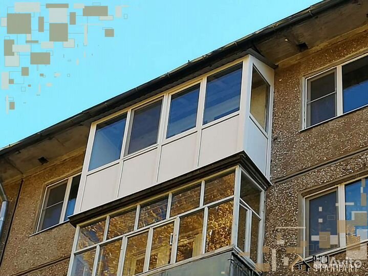 Балкон на 5 этаже, рама с сайдингом