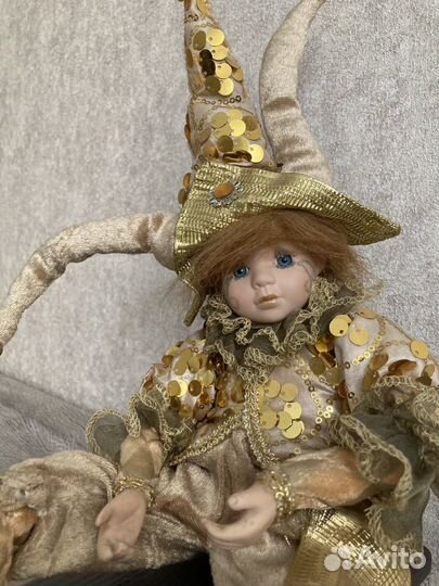 Фарфоровая кукла Арлекин