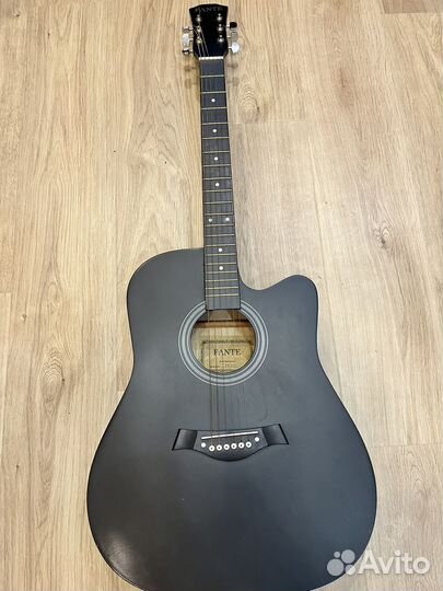 Акустическая гитара