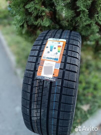 Tracmax X-Privilo S360 255/45 R20