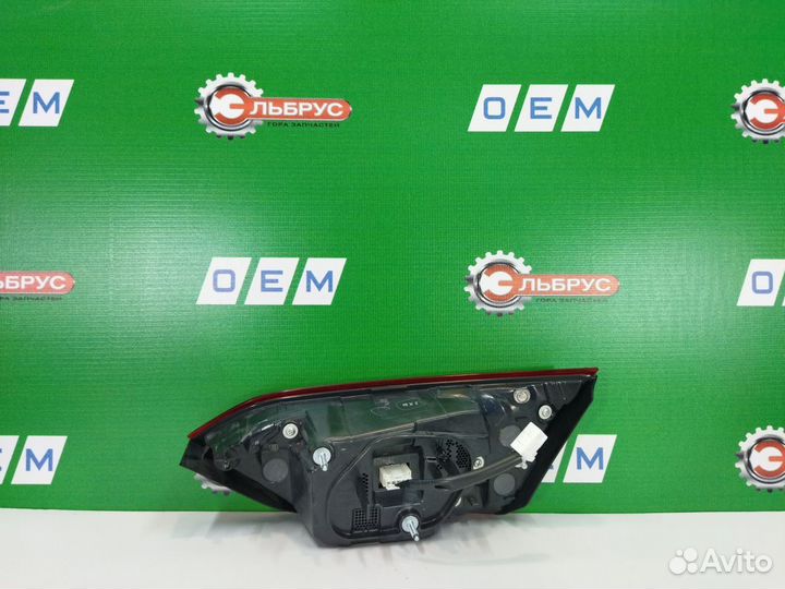 Фонарь левый внутренний Camry 70