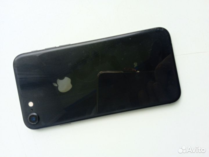 iPhone 8, 64 ГБ