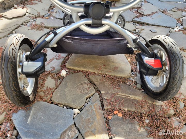 Коляска Quinny (шасси для автолюлек Maxi-Cosi)