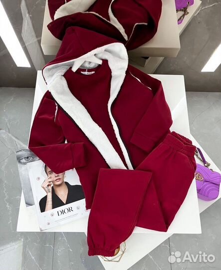 Платья костюмы женские