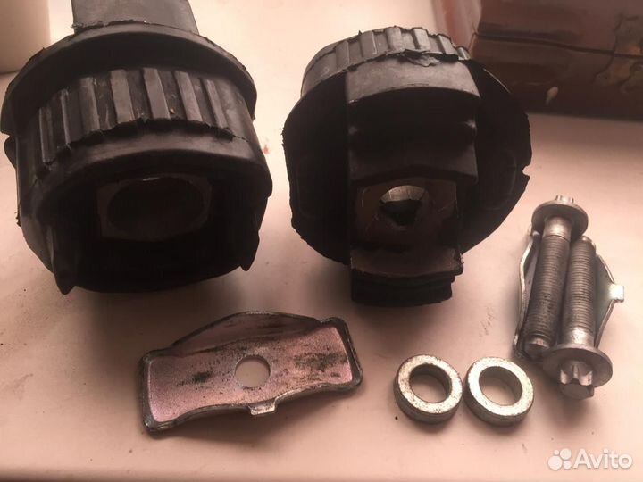 Сайлентблок задней балки подрамника на Mercedes ор