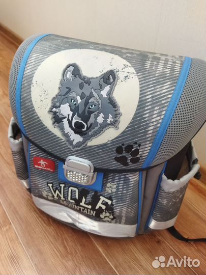 Рюкзак с волком для начальной школы