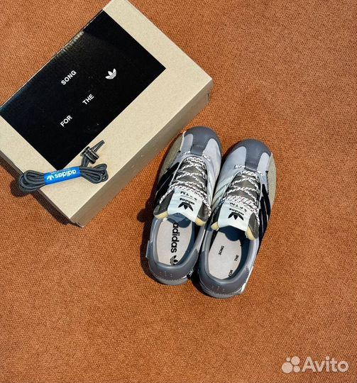 Кроссовки женские Adidas