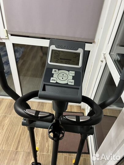 Эллиптический тренажер torneo