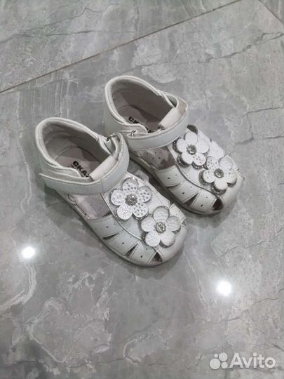 Детские вещи на девочку и обувь 1, 5 - 2 г