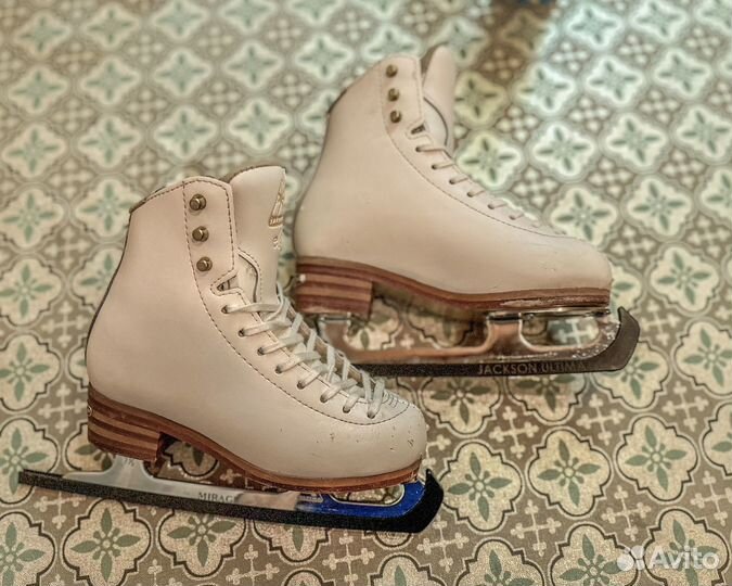 Фигурные коньки jackson elle 13