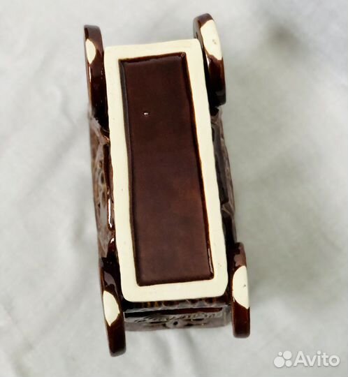 Ваза керамическая резная Карета