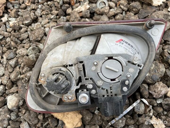 Мерседес w210 фонарь задний правый в крышку багажн