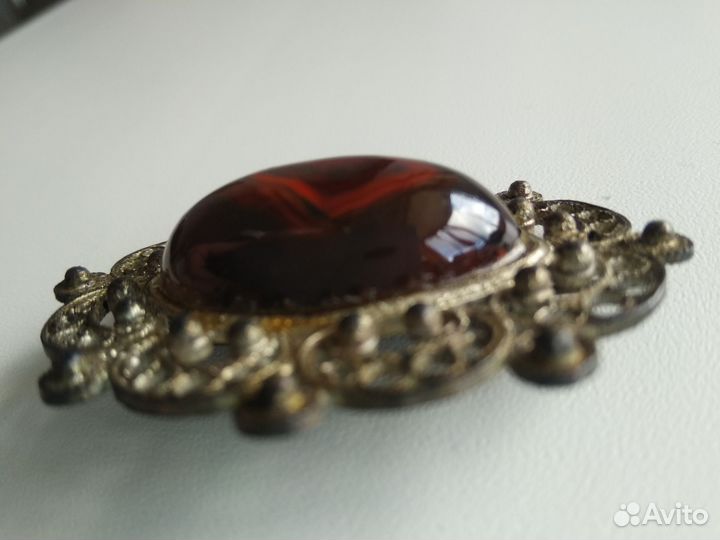 Брошь с агатом