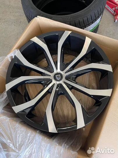 Диски Lexani R22 6x139.7 Cadillac Escalade / Tahoe