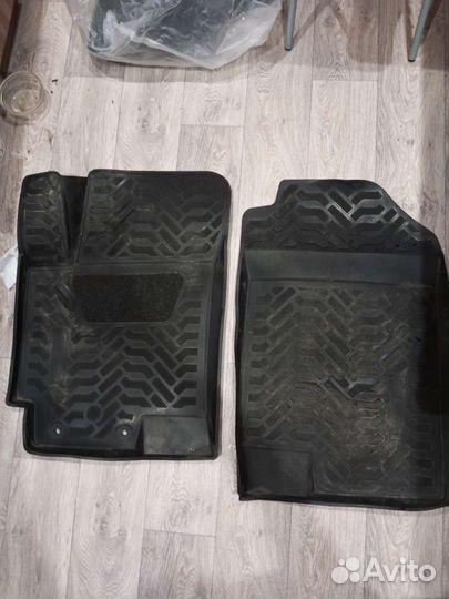 Автомобильные коврики резиновые